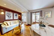 Avenue Montaigne - Prime Location