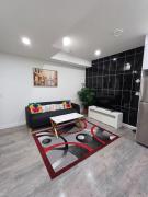 Haven Lodge, 2BR Brand New Basement Suite