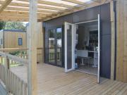 Modern 6-person chalet in the Frisian countryside, 3 bedrooms and WiFi