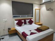 Palm lodging and boarding