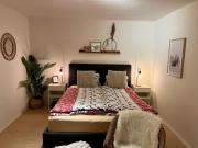 Ferienhaus Zulg-Doppelzimmer mit Gartenblick