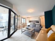 Terrace apartment overlooking a pretty landscaped square