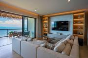 4BR Luxe Apartment With Panoramic Views
