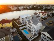 Luxury Corolla Home 3 Mins to Beach & Lake Views