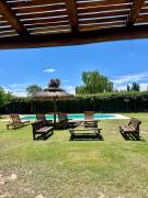 Complejo de Cabañas CABLE A TIERRA Cabaña Bonarda mono ambiente