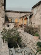 Le Petit Mas des Hirondelles