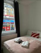 Cosy Central Apartment in Camden, Central London