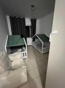 Apê à beira-mar aconchegante com sacada gourmet