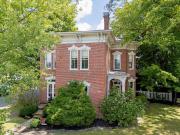 The Loudonville - A Historic Modern Retreat