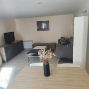 Cozy house, small garden and parking, train station on foot