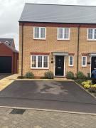 Modern 3-Bedroom Home Near Bicester Village