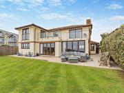 5 Bed in Bexhill-on-Sea 74325