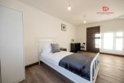 Luxury 9-Bed Contractor Home with Ensuite Rooms