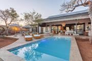 Bushveld Villa w Pool, Firepit & Outdoor Living