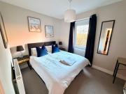 South Gyle House - SuperFast WiFi and Free Parking - 7 minutes from Edinburgh Airport