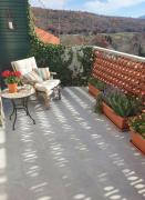 Sun and Stone Cottage