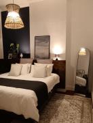 Victorian Gem with Patios & Devils Peak Vista - 5 min to CBD