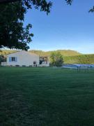 Charming villa with private swimming pool without overlooking neighbors