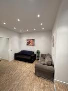 ArtStay Exclusive Apt Near Train Metro, Parking