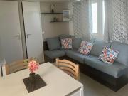 Charming Mobile Home in Les Mathes, Close to La Palmyre Zoo
