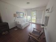 Apartamento zona Punta Shopping, entrada independiente