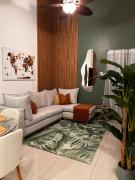 Secure Retreat Near SJO and 27, Ideal for Families