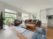 15 Relaxing Stay Near Shops & East Link