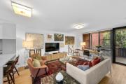 Charming North Freo Terrace w Balcony & Parking