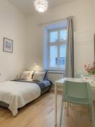 Prague Muzeum Apt - 2 min to Wenceslas Sq, Praha 1