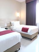 Sunflower Hotel Syariah near Juanda Airport