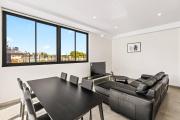 Heart of Redfern: Modern 2BR Apt + Balcony