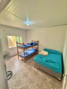 Casa com 2 quartos grandes a 150m da praia