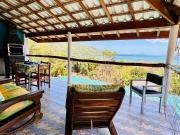 Enseada - Kitnet com vista, churrasqueira e 600m do mar