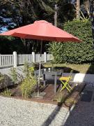 T2 rénové - 5 min plages - grand jardin - calme