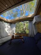 ÔNIBUS CASA na beira do rio - a 2 km da praia