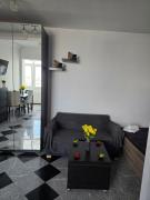 gorgeous studio ultracentral