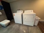 Entire floor in a Spacious bungalow ensuite close to beach and train