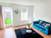 Canterbury Spacious 2-Bedroom Home - Perfect for Work & Leisure by Mesh Accommodation