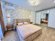 Designer Lux with Balkon