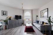 Chic 1BDR Flat in Restored English Pub Est London