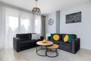 Bright Smrekowa Apartment in Zakopane with Parking by Noclegi Renters Bright Smrekowa Apartment in Zakopane with Parking by Noclegi Renters