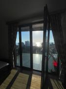 Квартира с большим балконом на море