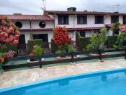 Sua casa em Condomínio horizontal próximo ao mar -ótima localização, traga seu pet