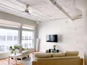 Studio Loft with Grand Piano & King Bed Downtown