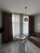 Freedom Dolynsky Bright