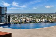Rooftop Pool Stunning Apartment Queen Street
