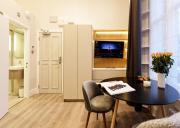 Nice classy Ground floor studio 3 min Notting Hill