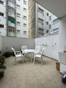 Monoambiente con Patio - Plaza Colón