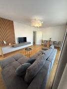 Alpinor Apartments Urban Plaza