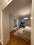 Christmas Market 2min walk